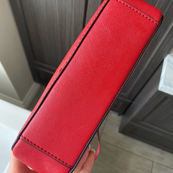 Guess Red Crossbody Bag Purse - Picture 3 of 5